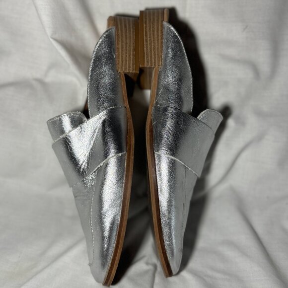 FREE PEOPLE At Ease Loafer Flats Slides Comfort Leather SILVER Size 38 or 7.5 - Picture 6 of 8